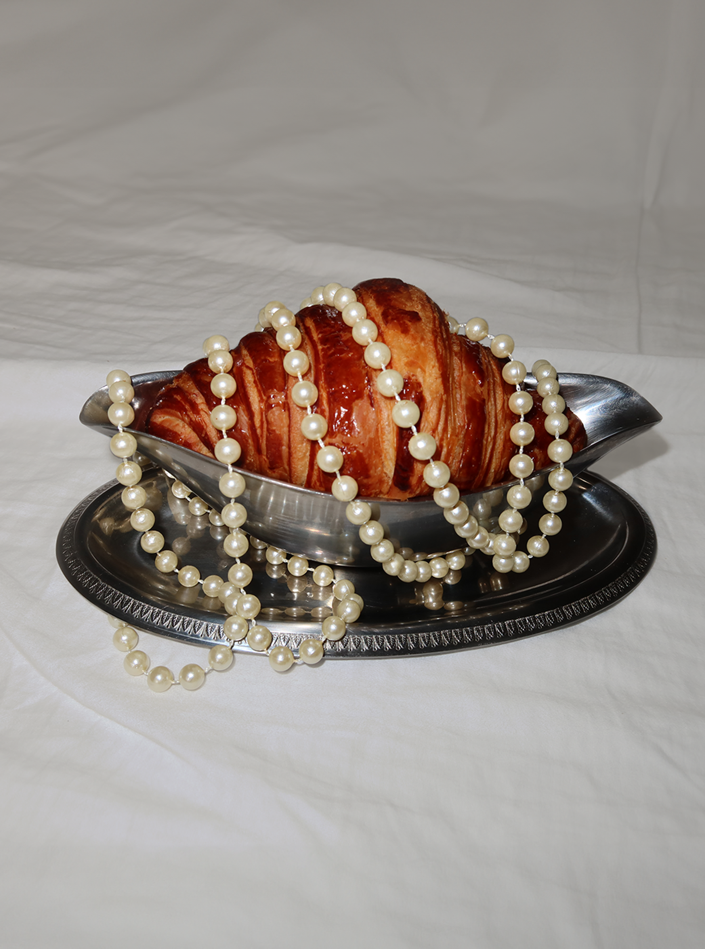 Croissant holder // gravy boat