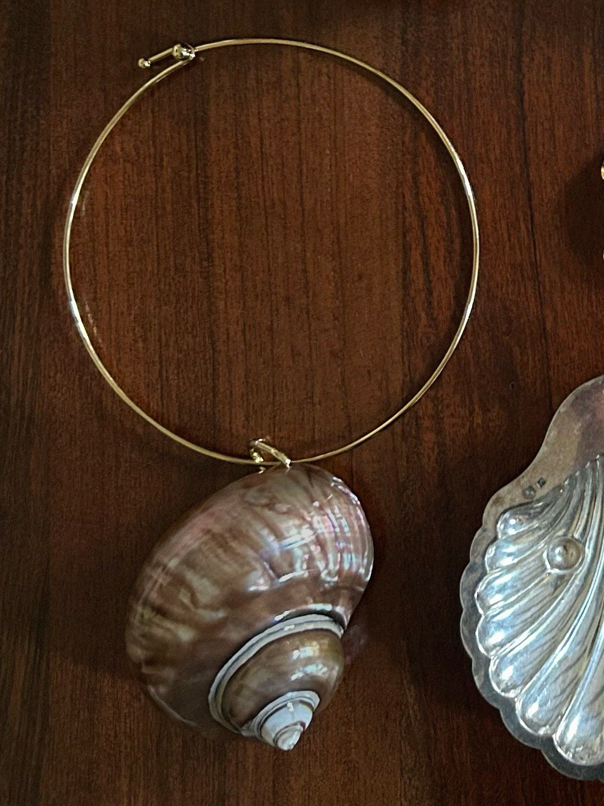Glam Turbo Shell Necklace