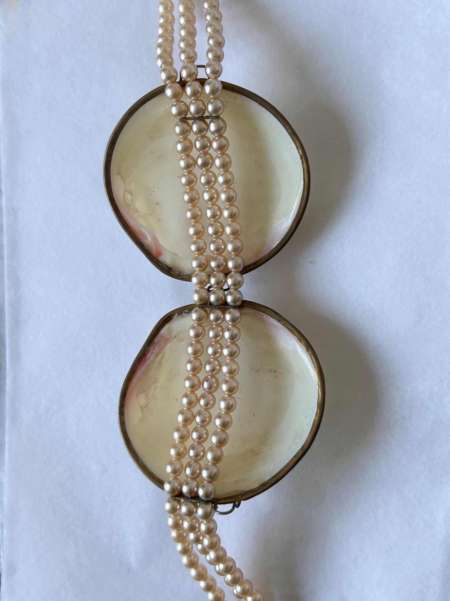 Vintage Cream Shell Coin Purse / Trinket Dish / Seashell pillbox