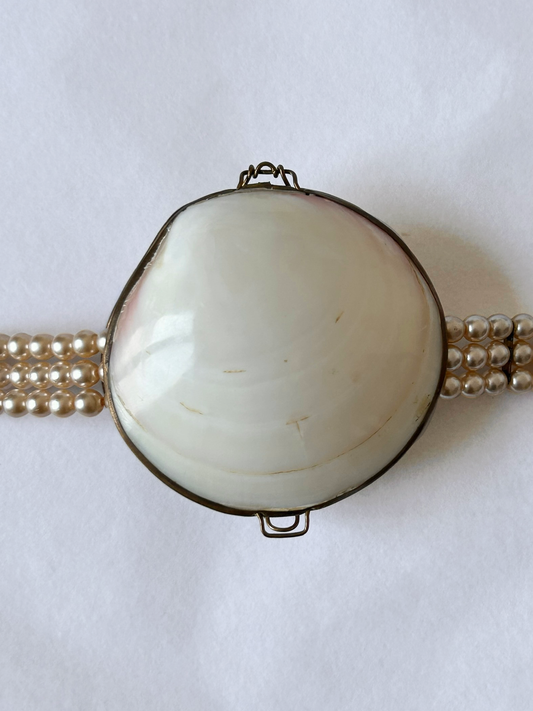 Vintage Cream Shell Coin Purse / Trinket Dish / Seashell pillbox