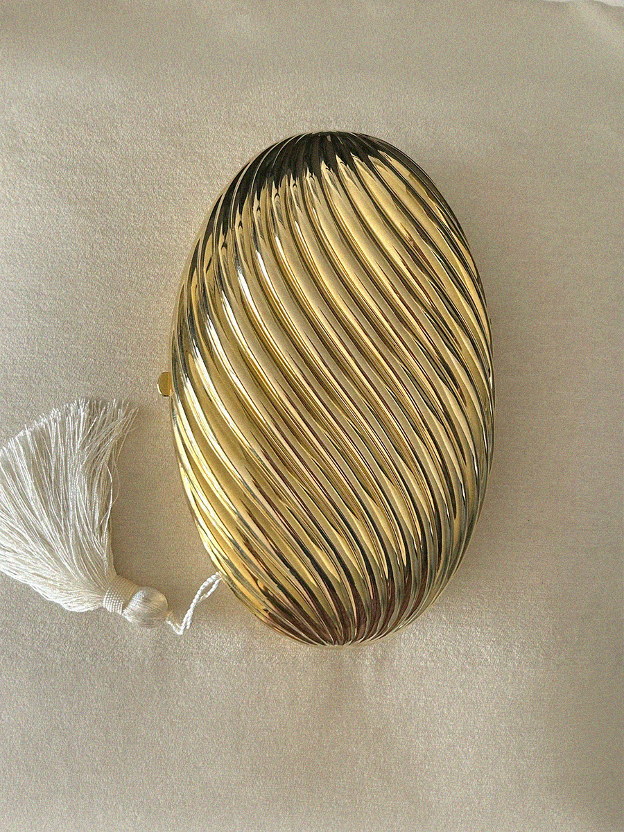 An Exceptional Vintage Ribbed Clutch