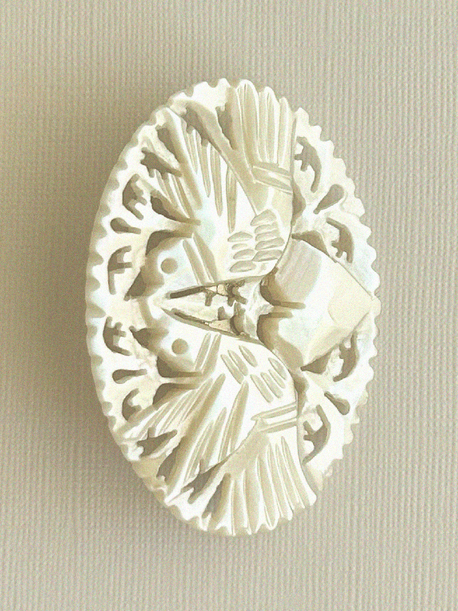 Brooch - Romantic Mother of Pearl