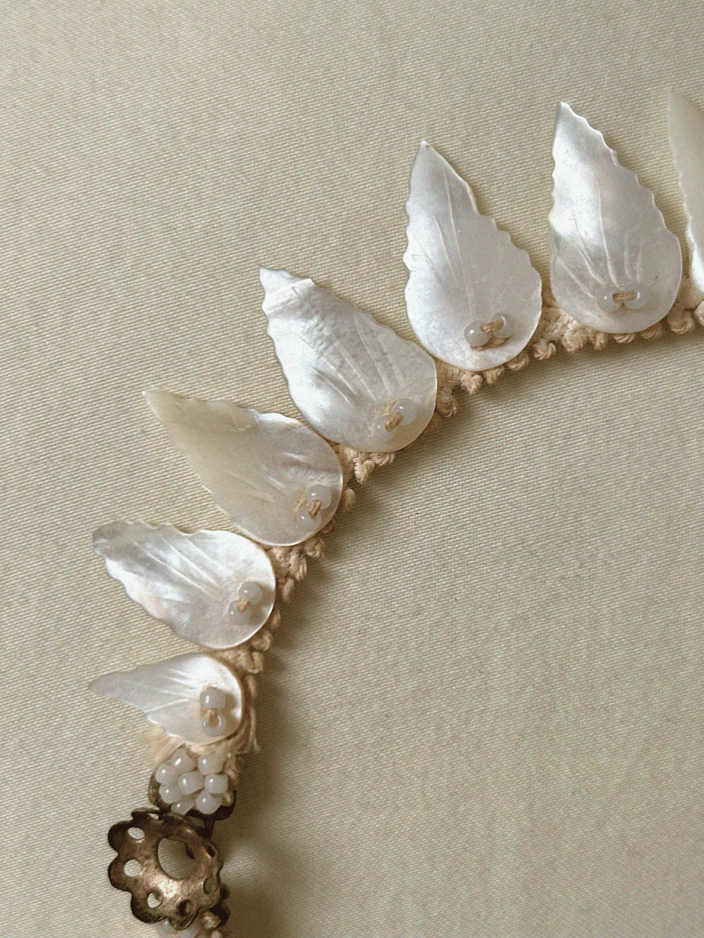 A Vintage Mother of Pearl Vine Necklace
