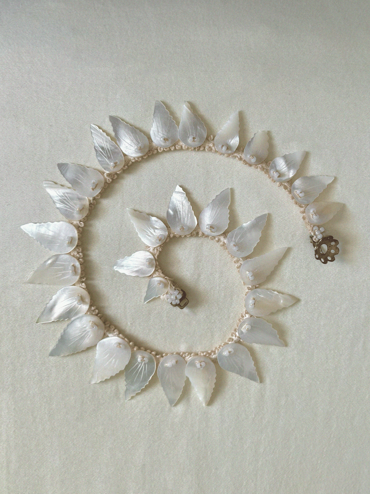 A Vintage Mother of Pearl Vine Necklace