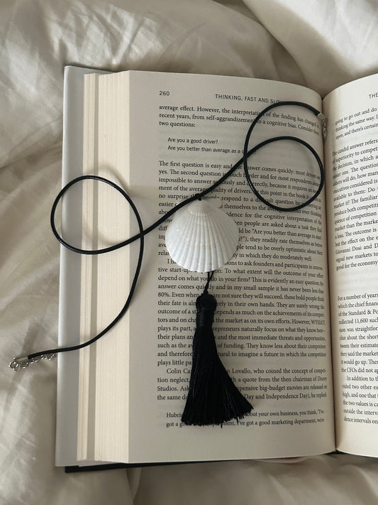 Natural Scallop Shell with Silky Tassel Necklace