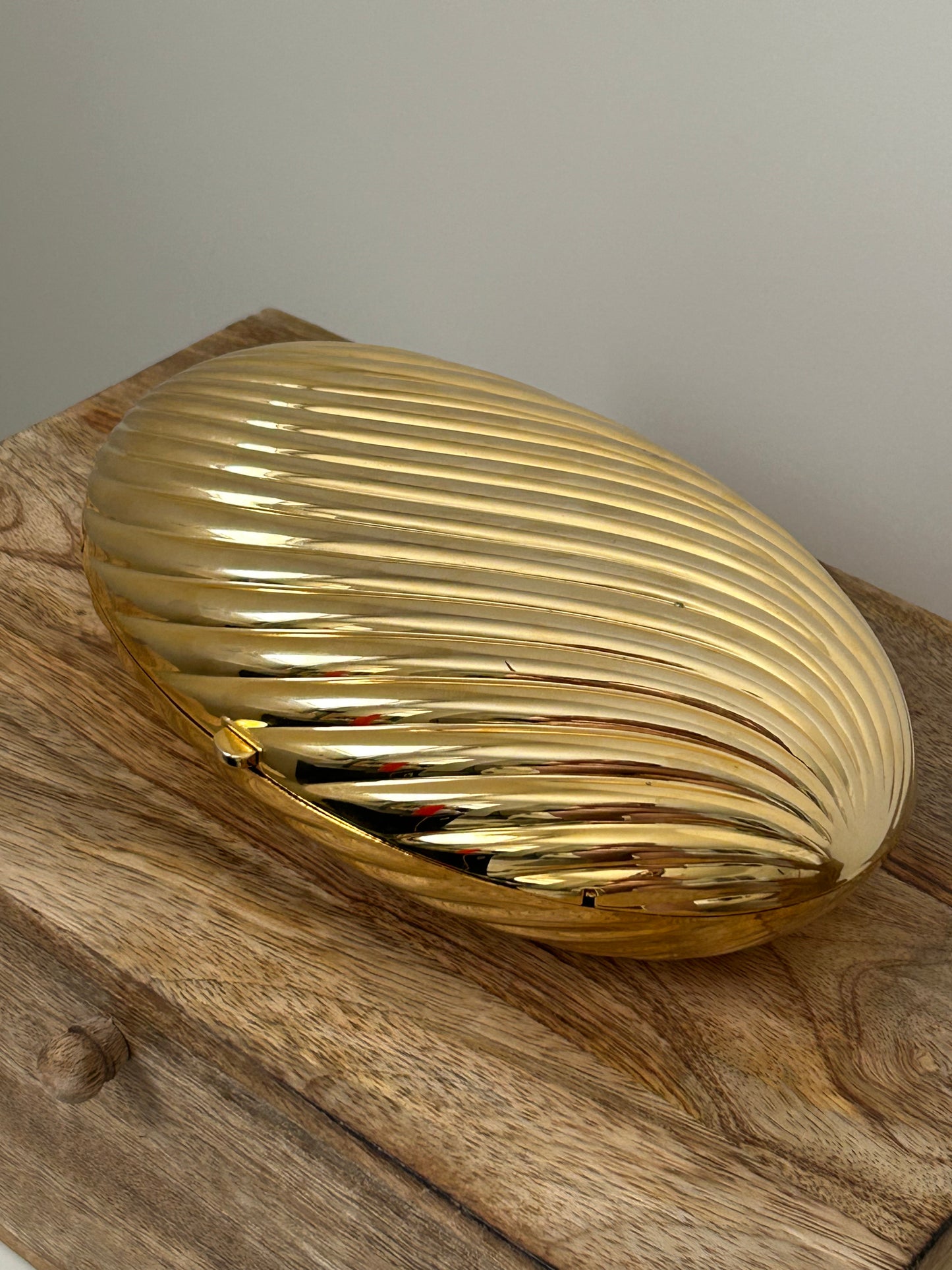 An Exceptional Vintage Ribbed Clutch