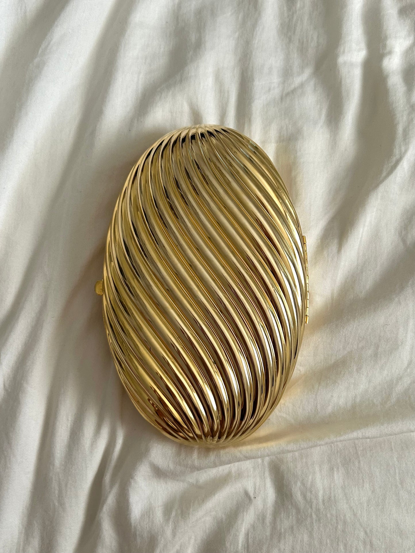 An Exceptional Vintage Ribbed Clutch