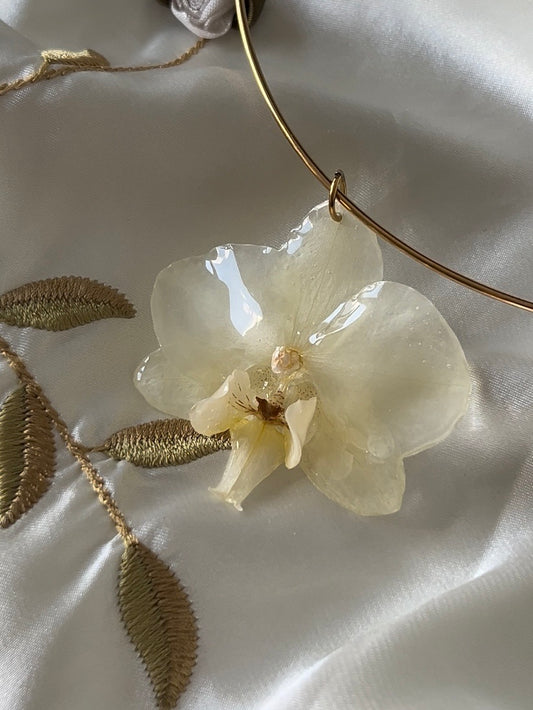 Orchid flower necklace