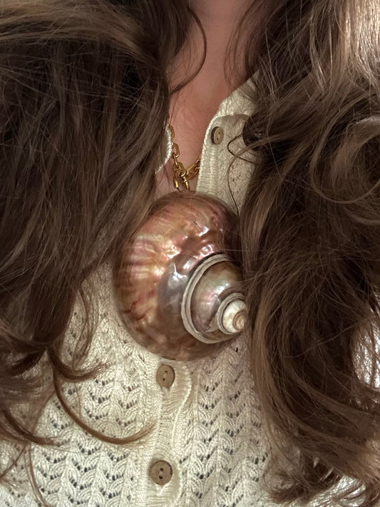 Glam Turbo Shell Necklace
