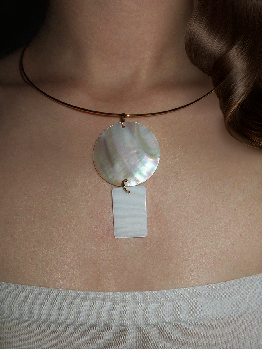 Modern Mother-of-Pearl Pendant Necklace